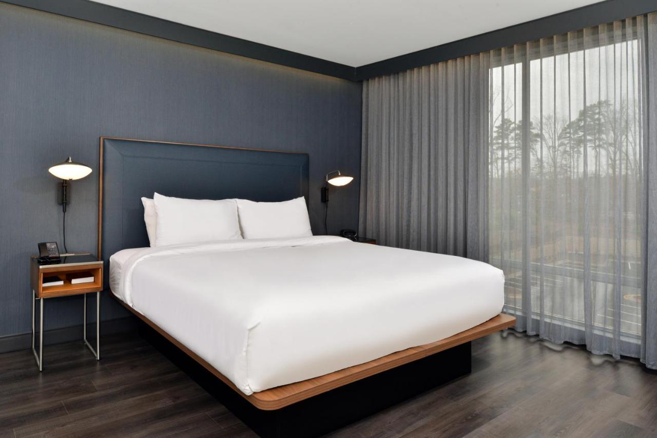 Courtyard By Marriott Raleigh Cary Crossroads Hotel Bagian luar foto