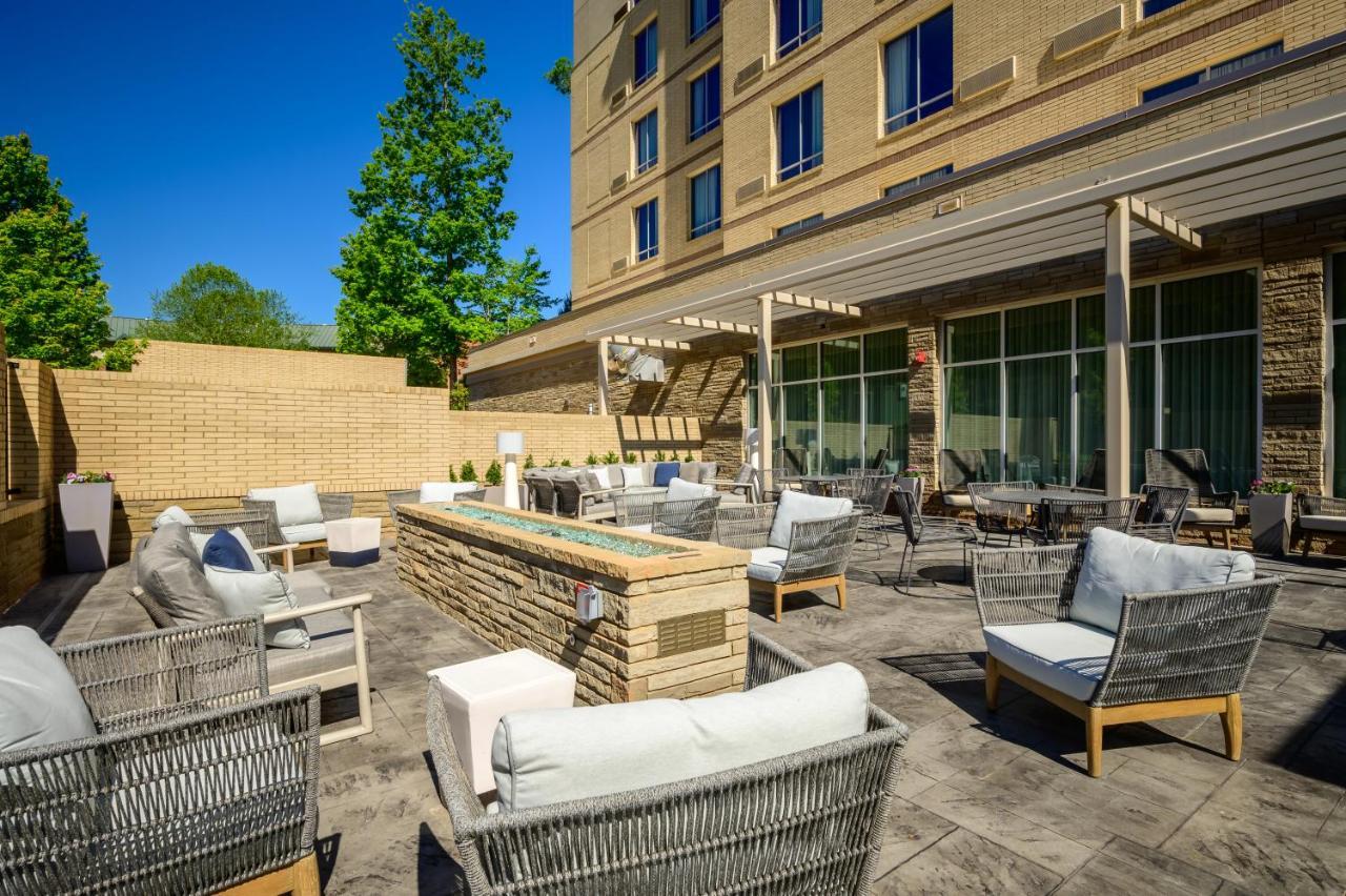 Courtyard By Marriott Raleigh Cary Crossroads Hotel Bagian luar foto