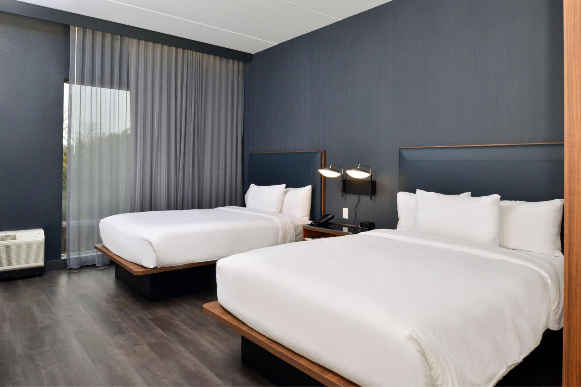 Courtyard By Marriott Raleigh Cary Crossroads Hotel Bagian luar foto