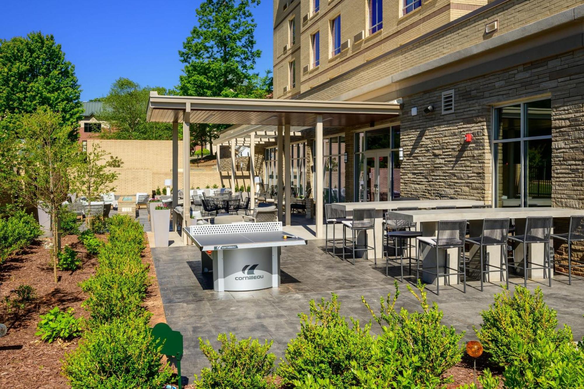 Courtyard By Marriott Raleigh Cary Crossroads Hotel Bagian luar foto