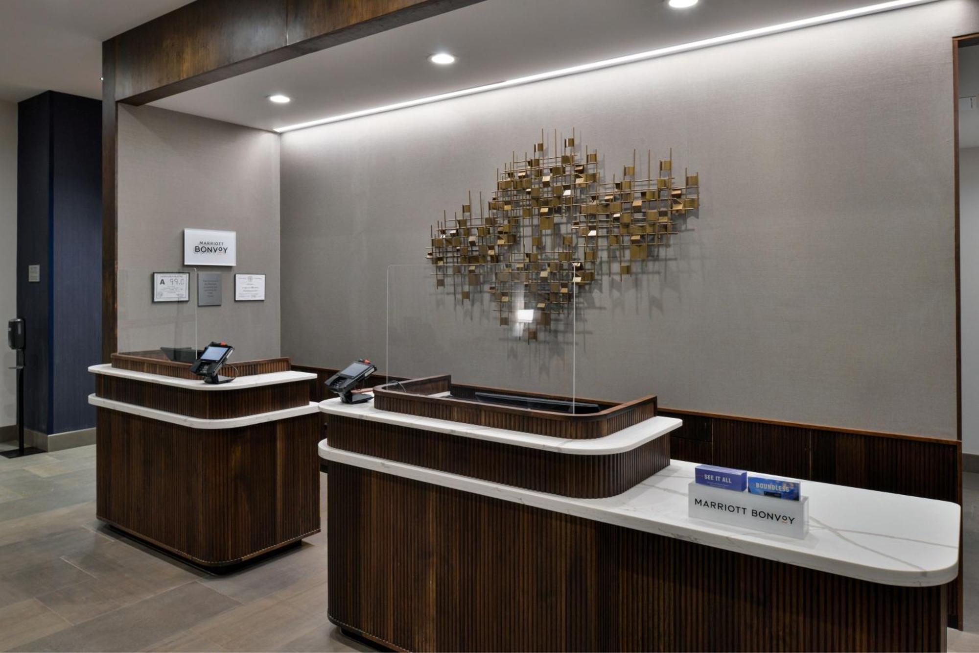 Courtyard By Marriott Raleigh Cary Crossroads Hotel Bagian luar foto