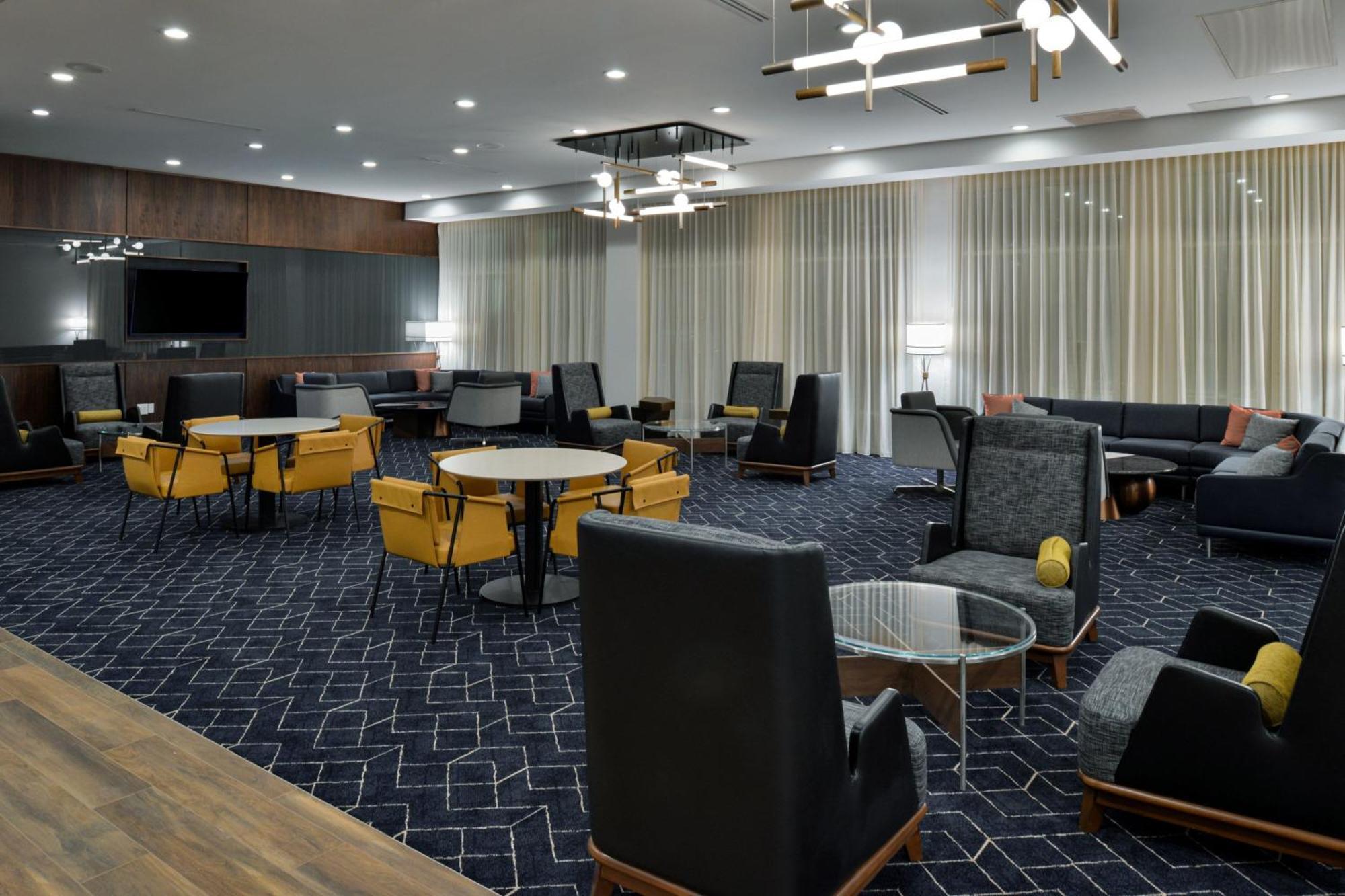 Courtyard By Marriott Raleigh Cary Crossroads Hotel Bagian luar foto