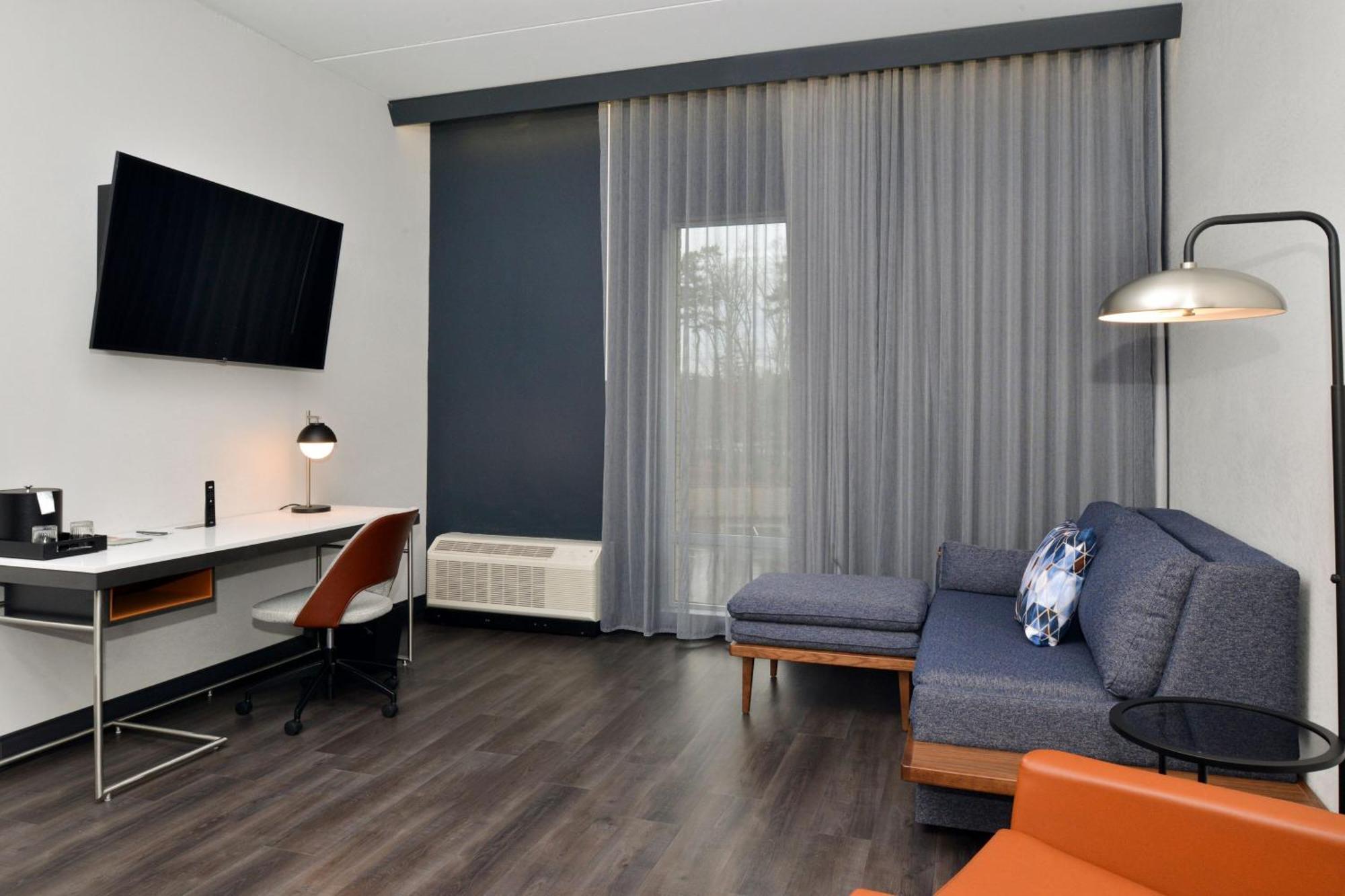 Courtyard By Marriott Raleigh Cary Crossroads Hotel Bagian luar foto